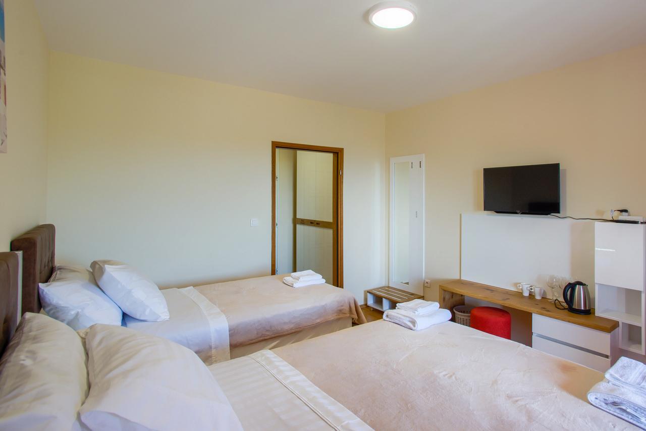 Hotel Livadic & Restaurant Ližnjan Екстериор снимка
