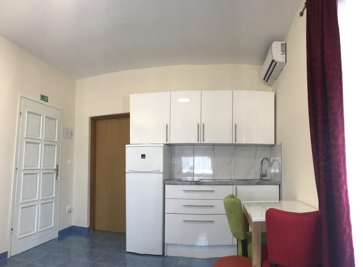 Hotel Livadic & Restaurant Ližnjan Екстериор снимка