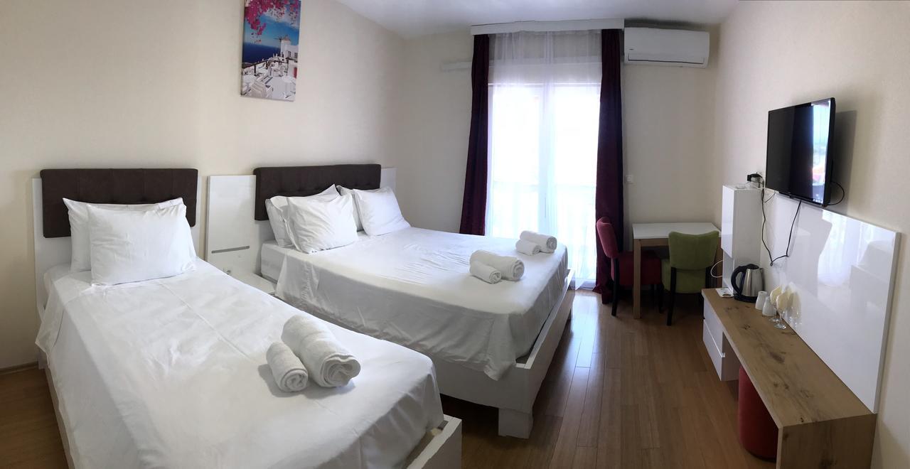 Hotel Livadic & Restaurant Ližnjan Екстериор снимка