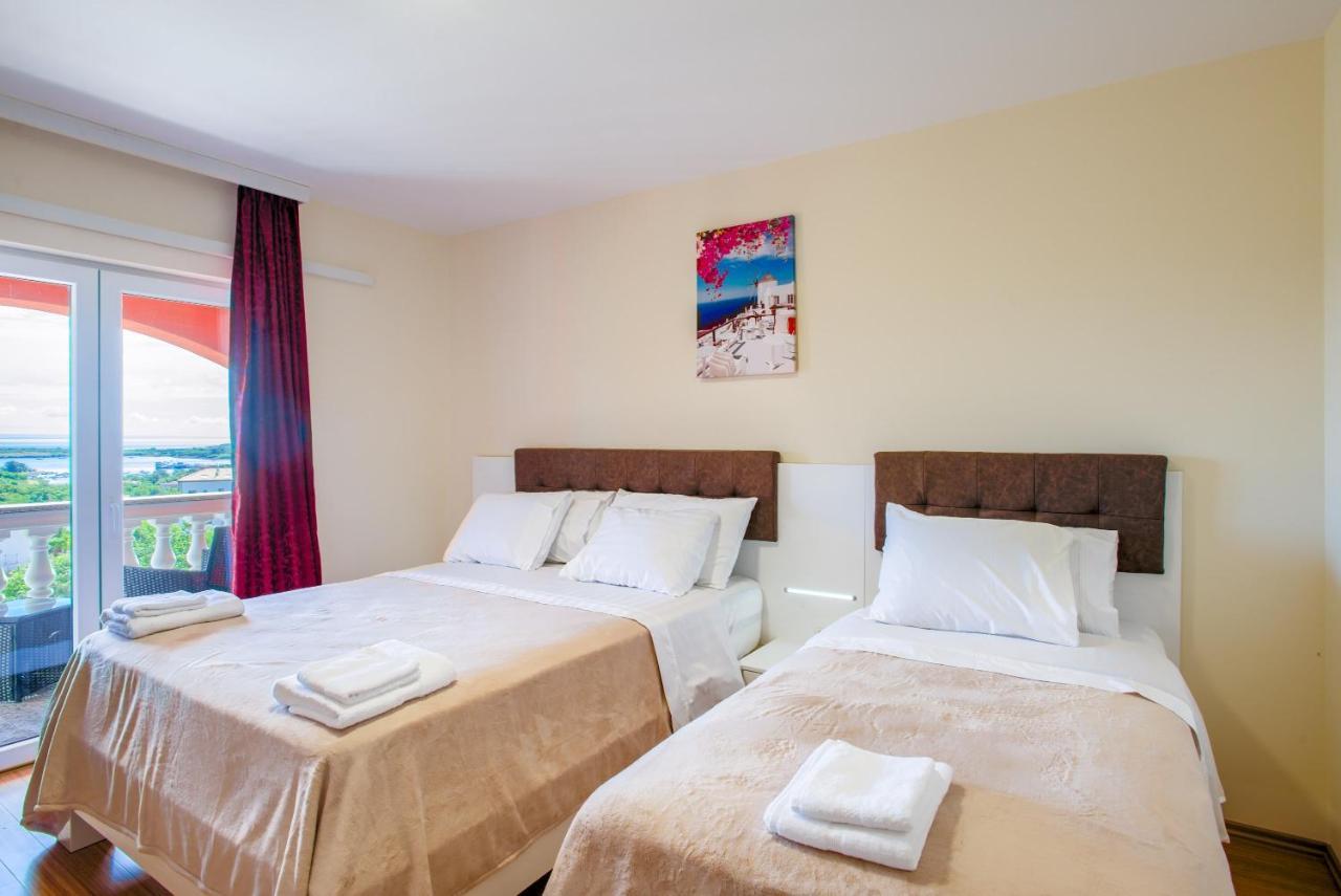 Hotel Livadic & Restaurant Ližnjan Екстериор снимка