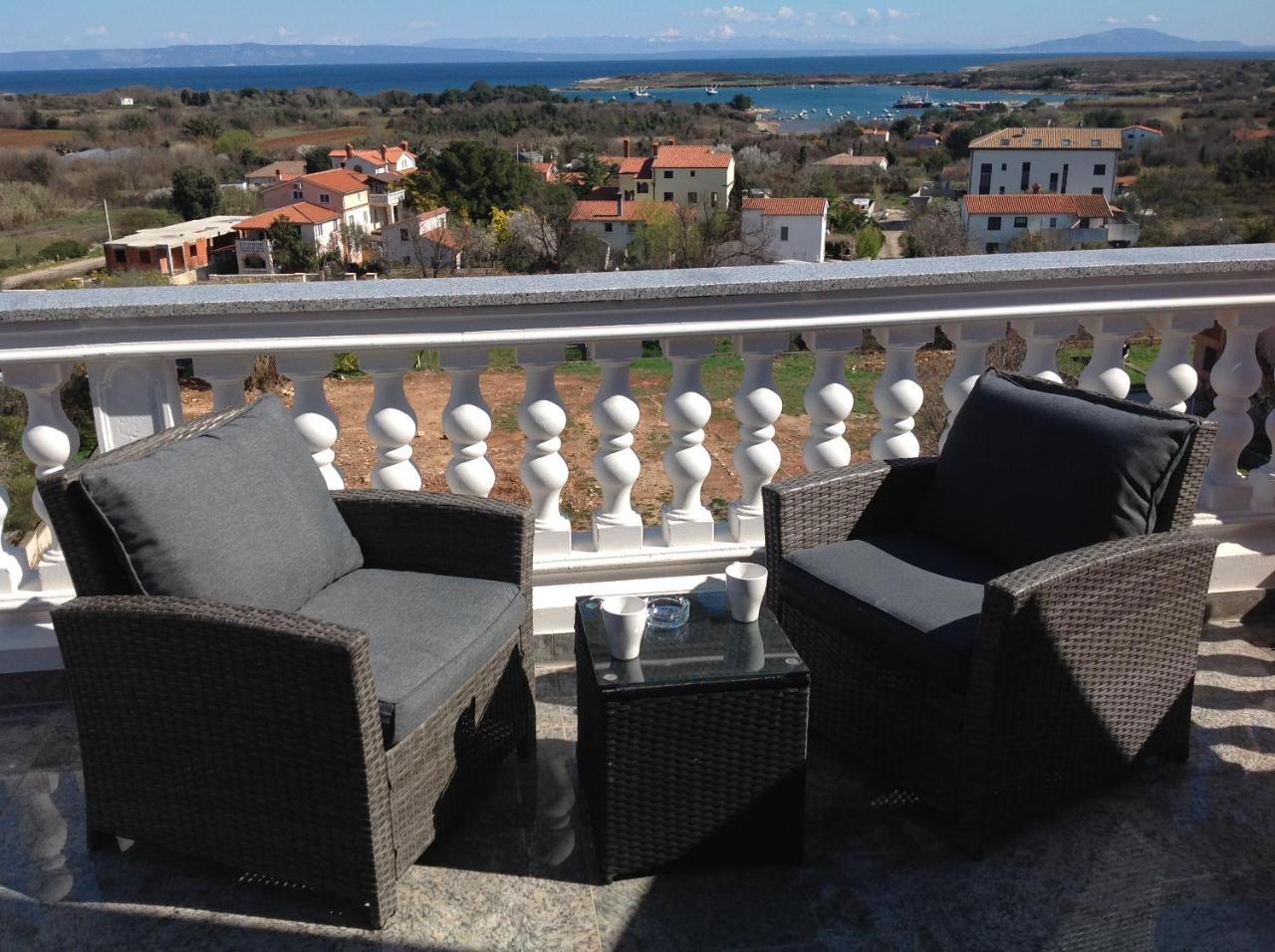Hotel Livadic & Restaurant Ližnjan Екстериор снимка