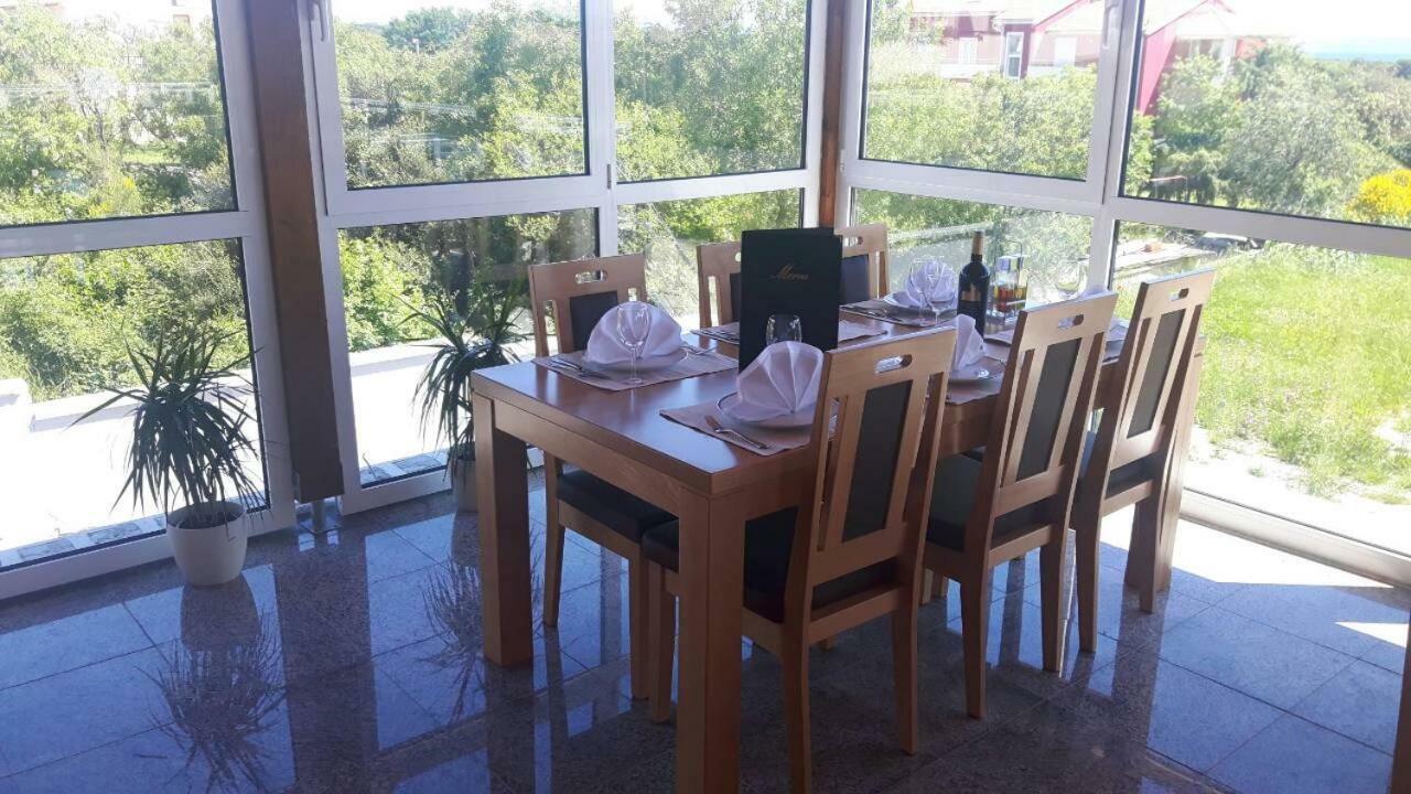 Hotel Livadic & Restaurant Ližnjan Екстериор снимка