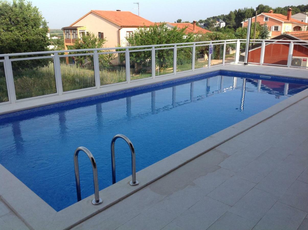 Hotel Livadic & Restaurant Ližnjan Екстериор снимка