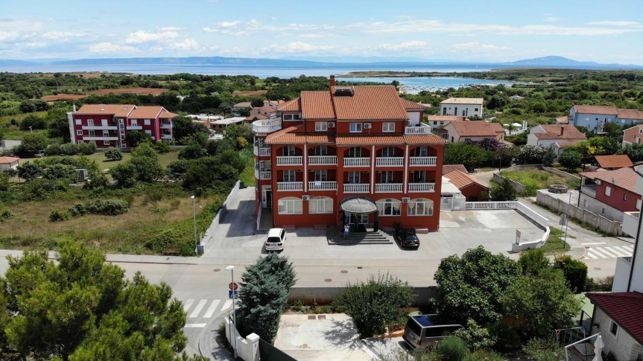 Hotel Livadic & Restaurant Ližnjan Екстериор снимка